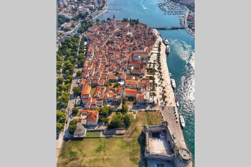 Oleandar Apartman Trogir Kültér fotó
